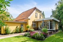 Eksklusiv bolig for 2.395.000 kr er netop kommet til salg i Faxe - Se den og de dyreste boliger her