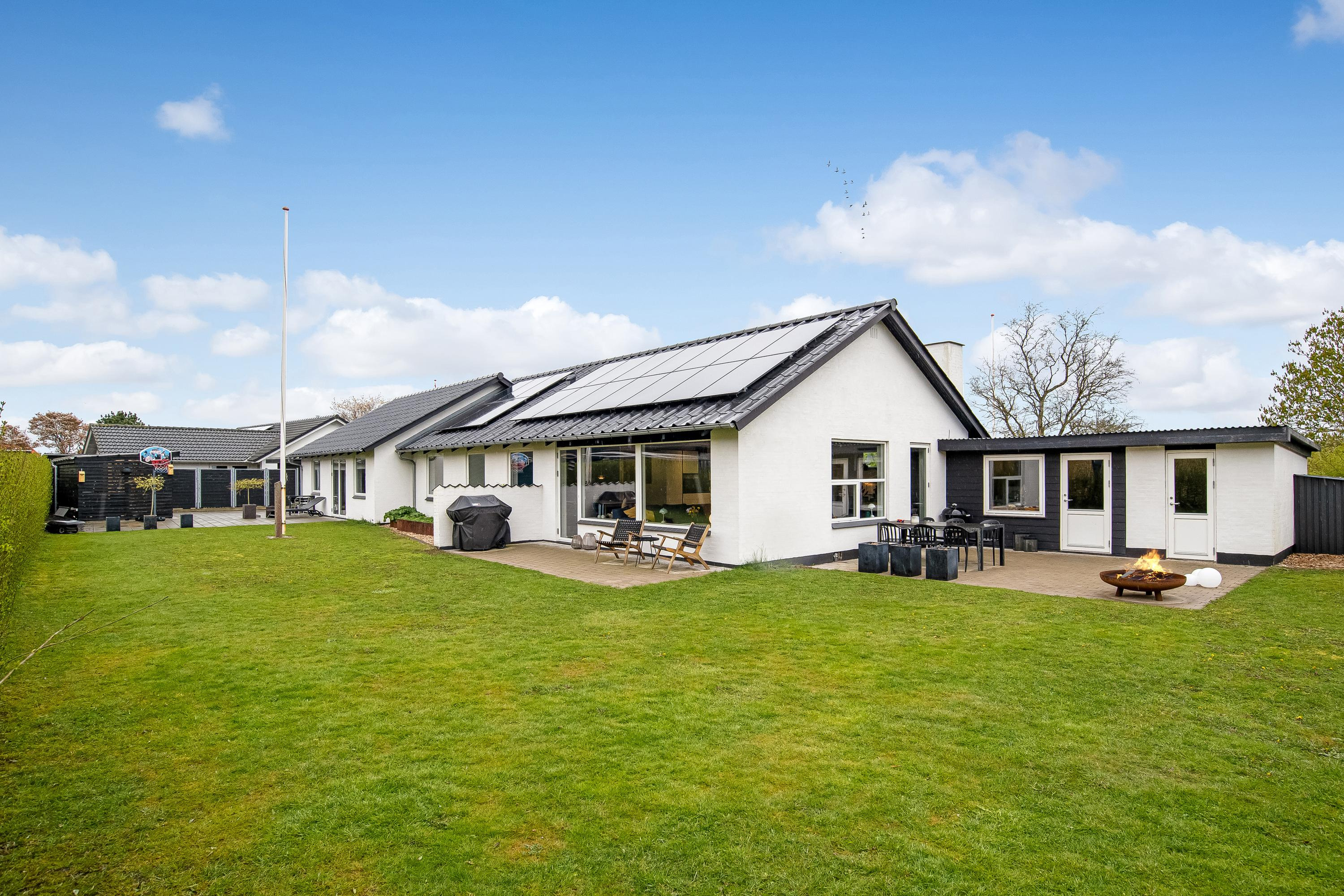 Gennemmoderniseret parcelhus i Mejdal - Indflytningsklart og med moderne indretning