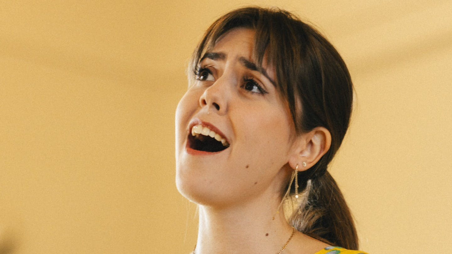 Thea Adolph Jensen optræder i Harte Kirke med "Sange i Hjertet"