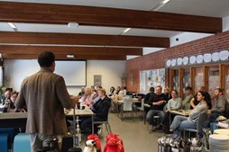 Borgmester roser skolepersonale under nytårsbesøg: Vallensbæks skoler blandt top 25% i landet