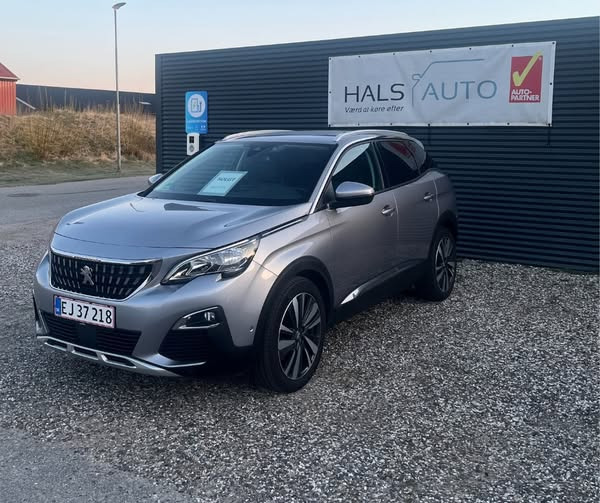 Hals Auto A/S sælger Peugeot 3008 fra 2020 til tilfreds kunde i Vester Hassing