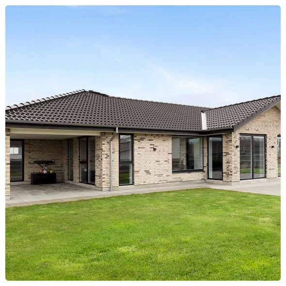 Nybolig Kolding præsenterer moderne villa i Nr. Bjert til salg