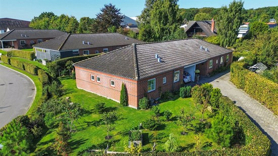 Oudrupgårdsvej 14 er til salg for kun 795.000 kr.: Se de billigste boliger til salg i Hovedgård her