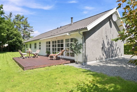 Båstrupvej 110 og 1 anden boliger er kommet til salg denne uge i Fredensborg - se boligerne her.
