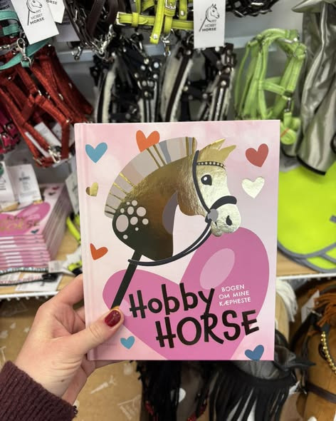 KiDS Coolshop har fyldt op i kæphesteudstyr til julen