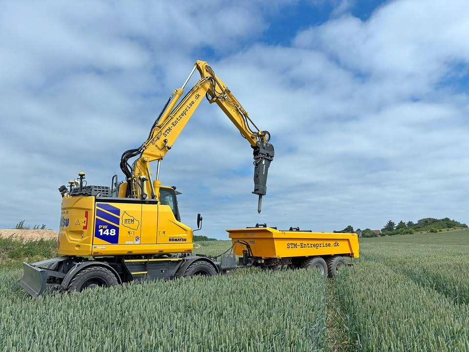 SCANTRUCK A/S fortæller om STM Entreprises nye 17 tons Komatsu-hjulgravemaskine