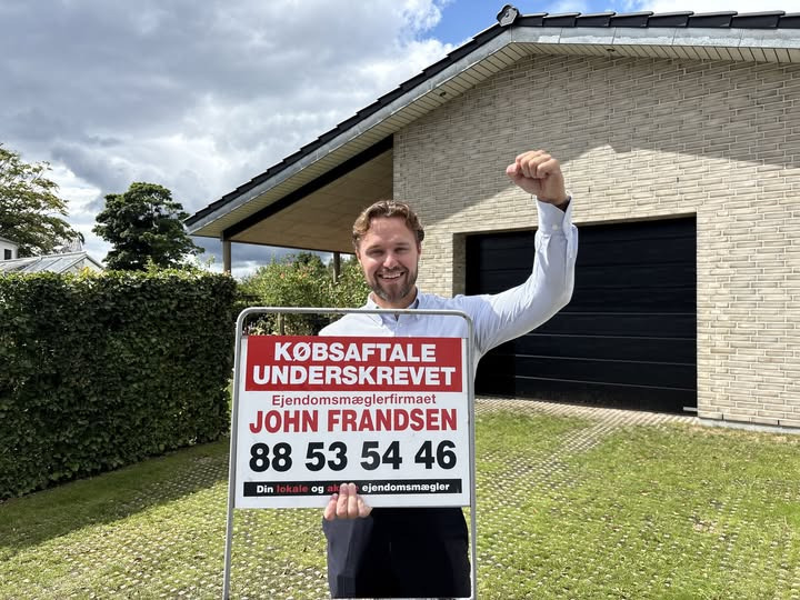 John Frandsen Herning matcher købere med drømmebolig på Tjørring Vænget 1