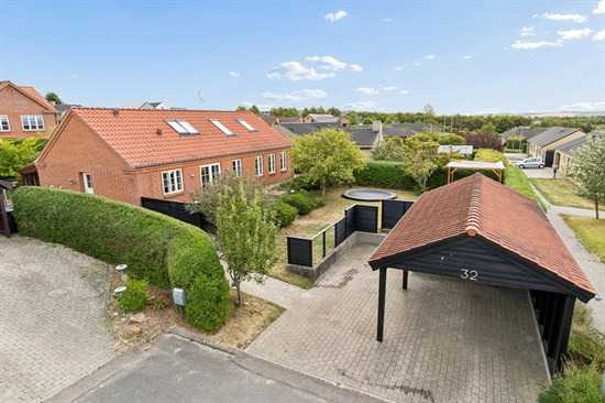 Skovbakken 32 og 1 anden boliger er kommet til salg denne uge i Nibe - se boligerne her.