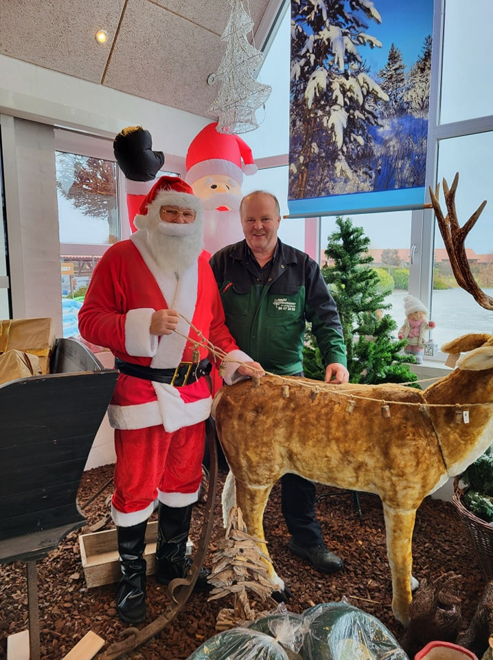 Asmild Plantecenter ApS ønsker glædelig jul og informerer om åbningstider