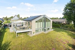 Lærkevej 26 og 9 andre boliger er kommet til salg denne uge i Solrød Strand - se boligerne her.