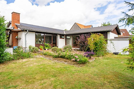 Åmosevej 37 og 2 andre boliger er kommet til salg denne uge i Rødovre - se boligerne her.