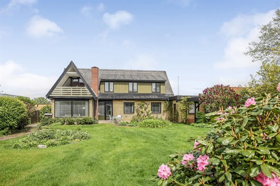 Luksusbolig netop kommet til salg i Nørre Snede: Se hvad du skal smide for Nørre Snedes dyreste adresser her