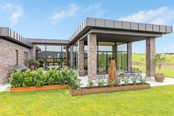 Top 6 over dyreste boliger til salg i Ikast. Priser op til 6.450.000 kr