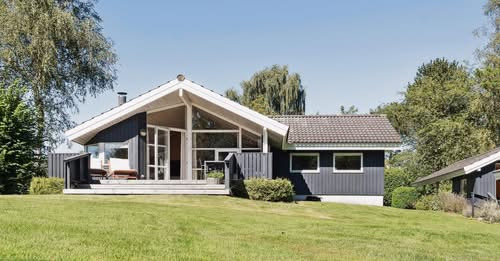 &LIVING Aalborg præsenterer rummeligt og indflytningsklart sommerhus i Rågeleje