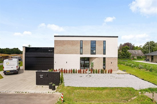 Top 6 over dyreste boliger til salg i Jelling. Priser op til 7.850.000 kr