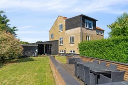 Halvt dobbelthus med funktionel planløsning i Hvidovre