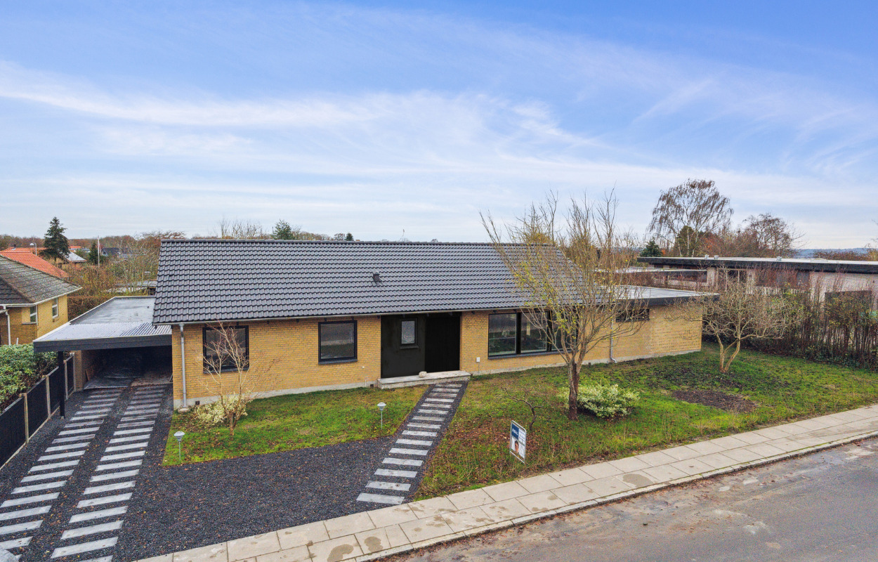 Total renoveret villa med yderst god beliggenhed i Balle