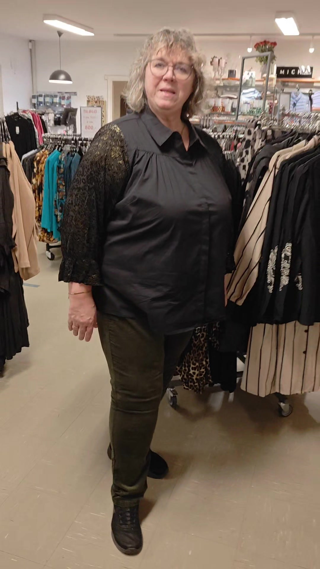 Elins Butik præsenterer stilfuldt og komfortabelt outfit til alle anledninger