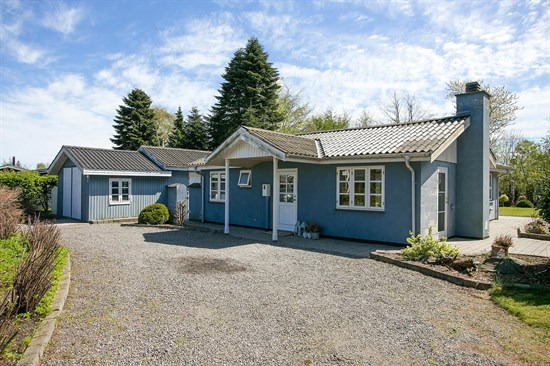 Bonderosevej 1 og 1 anden boliger er kommet til salg denne uge i Væggerløse - se boligerne her.