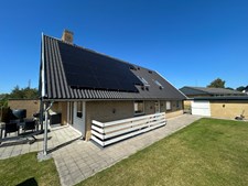 Stor villa i Poulstrup med energiforbedringer til salg hos Byens Mæglere ApS