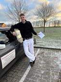Mathias Astrup består køreprøve hos Nørgaards Køreskole i Kaas