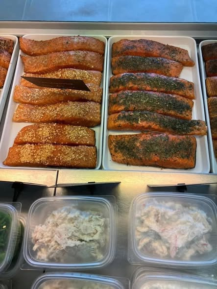 Frugt og Grønt Plantagen præsenterer weekendpakker med fisk og salater