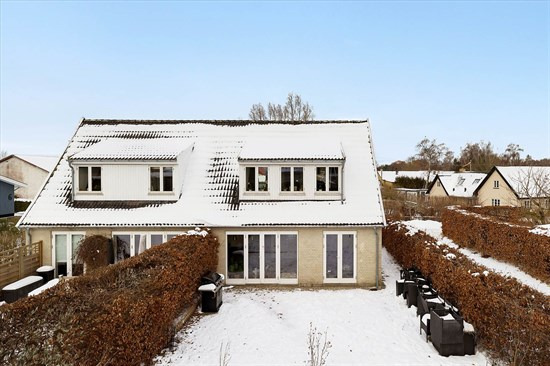 Solhøjstræde 10A og 1 anden boliger er kommet til salg denne uge i Jægerspris - se boligerne her.