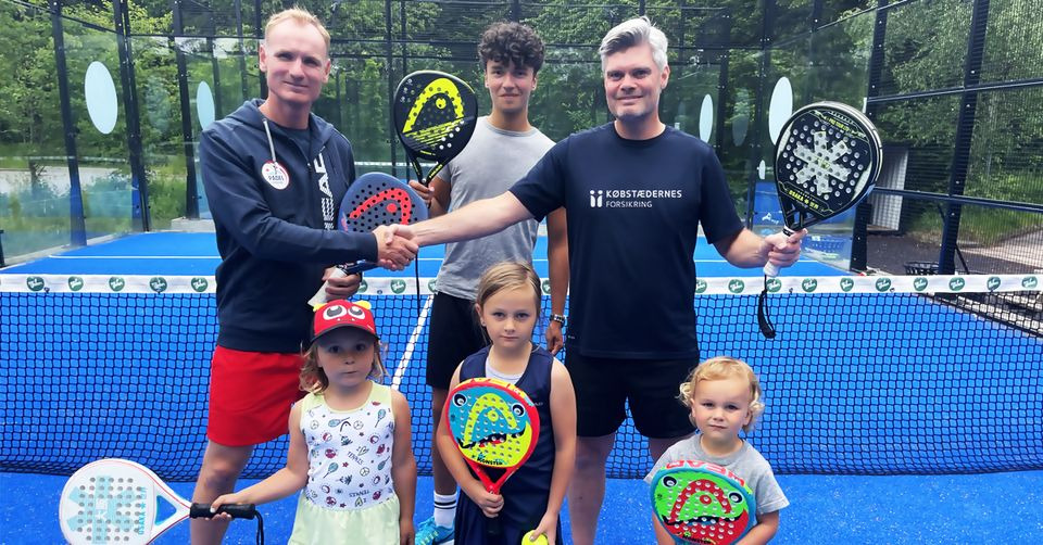 Købstædernes Forsikring indgår samarbejde med Dansk Padel Forbund, der skal få flere børn og unge ud på padelbanerne