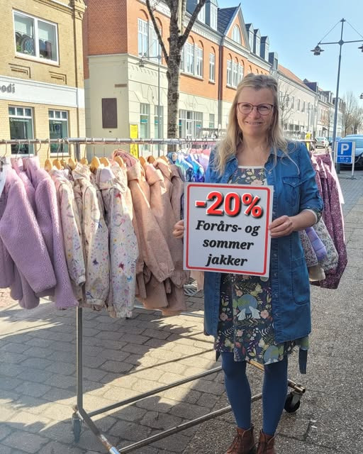 Børneshoppen Brønderslev tilbyder 20% rabat på forårs- og sommerjakker til børn hele ugen