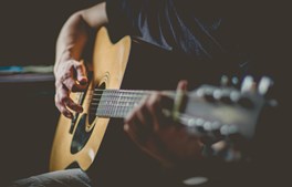 Kom til gratis elevkoncert på biblioteket i aften