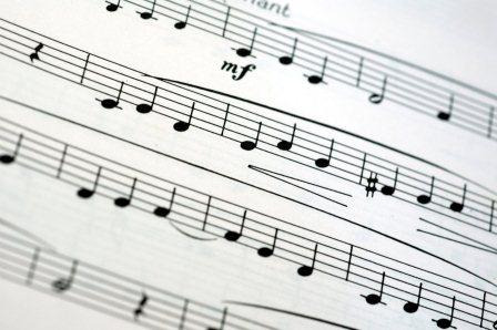 Fællessang med Steffen Jonassen på Hadsten Bibliotek