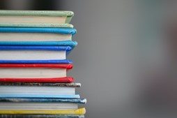 Debutant lørdag på biblioteket