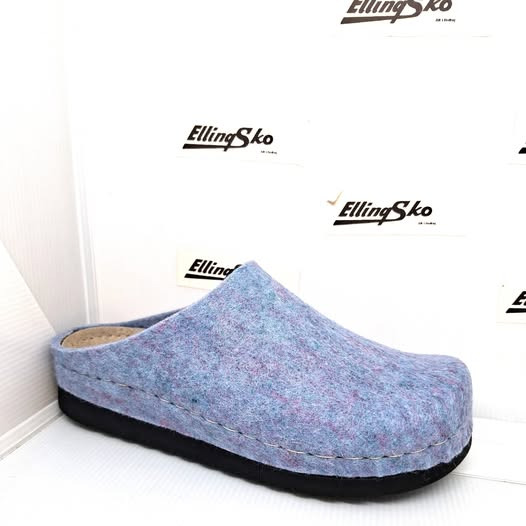Elling Sko tilbyder rabat på Charlotte of Sweden hjemmesko i blå uldfilt