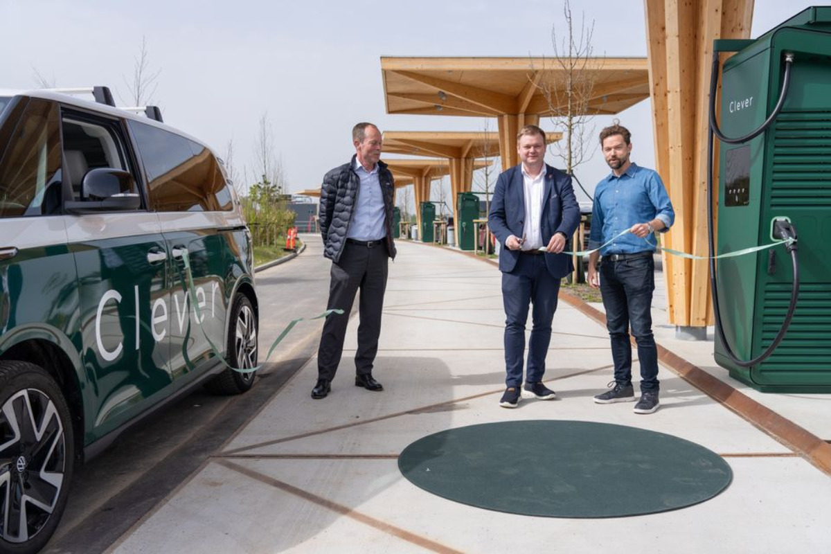 Nu er Falsters største lynladestation åbnet