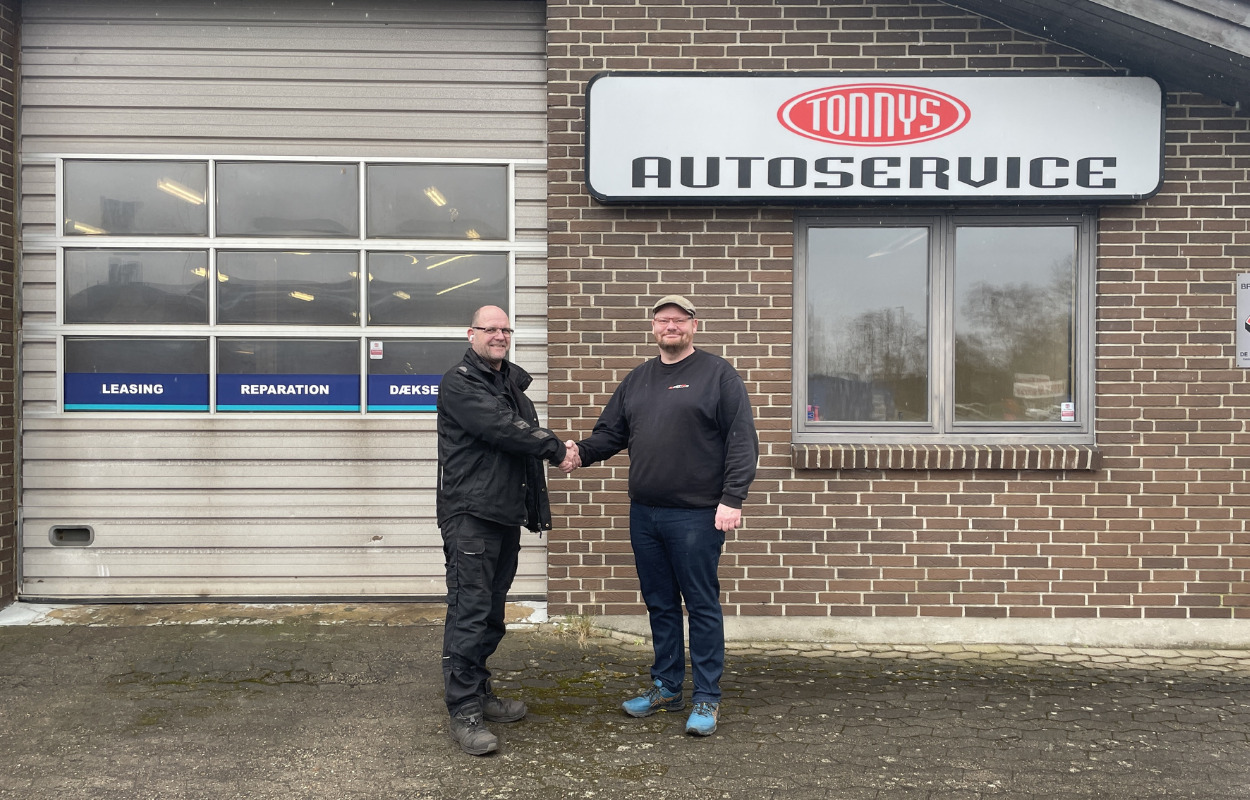 Tonny Hansen giver stafetten videre og holder reception den 31. marts