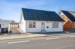 Til salg hos WESTERGAARD BOLIG: Hyggeligt byhus i V. Hjermitslev tæt på Saltum