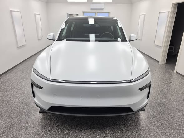 Pro Detailing Bilpleje giver Tesla Model Y fuld mat PPF