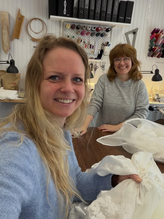 Lunds Skrædderi forvandler brudekjoler til sommerens store fester