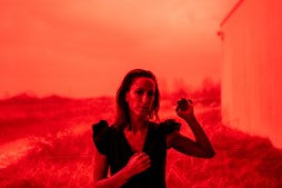 Mathilde Falch solo: En aften med intens nærvær i Tarm