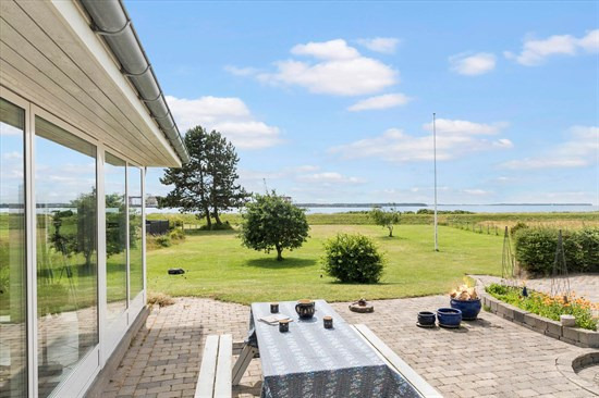 Pris sat ned med 255.000 kr. på Klitrosevej 9