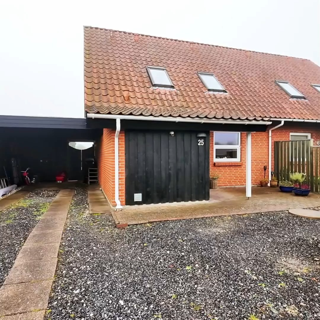 Skønt rækkehus i Brønderslevs eftertragtede Komponistkvarter præsenteret af Mæglerhuset Brønderslev