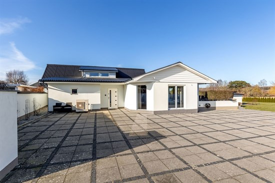 Top 6 over dyreste boliger til salg i Faxe Ladeplads. Priser op til 5.495.000 kr