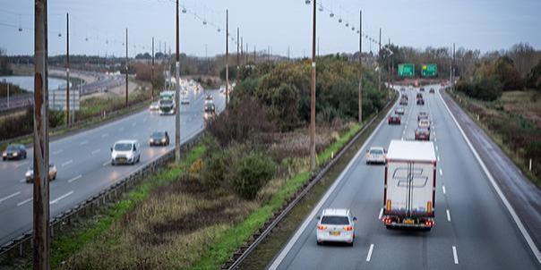 Vejdirektoratet fjerner motorvejsbelysning på Holbækmotorvejen over tre nætter for at mindske trafikale gener