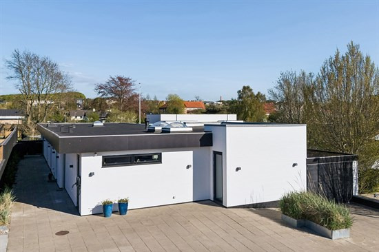 Magnoliavej 37 og 9 andre boliger er kommet til salg denne uge i Aalborg - se boligerne her.