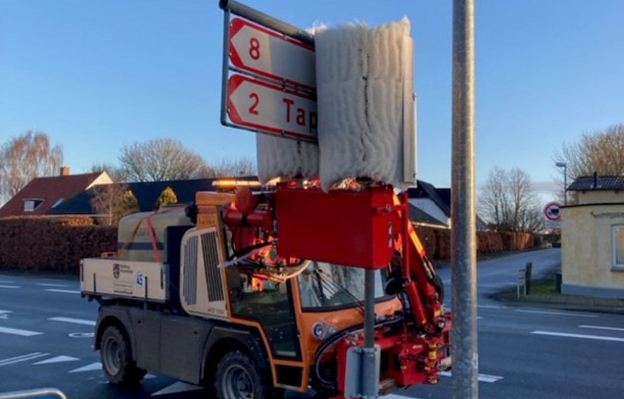 Skiltevask på vej til Kolding Kommune 