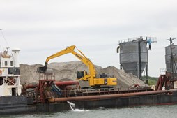 Scantruck A/S leverer specialbygget Komatsu-gravemaskine til NCC