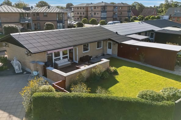 John Frandsen Herning annoncerer åbent hus på moderniseret villa på Hasselvej 12