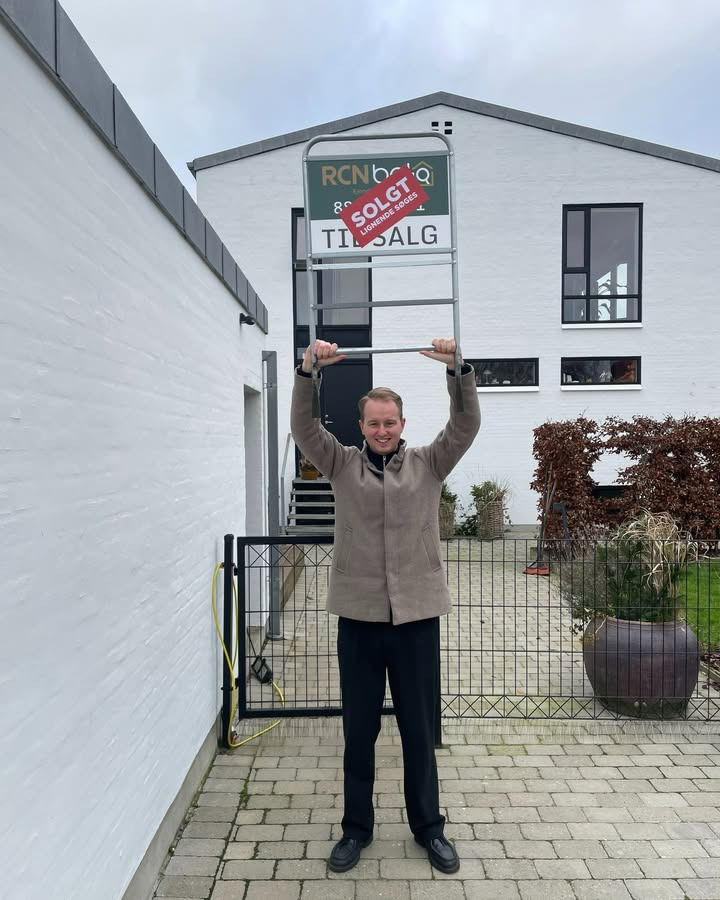 RCN Bolig Silkeborg modtager ros for ekstraordinær indsats ved boligsalg