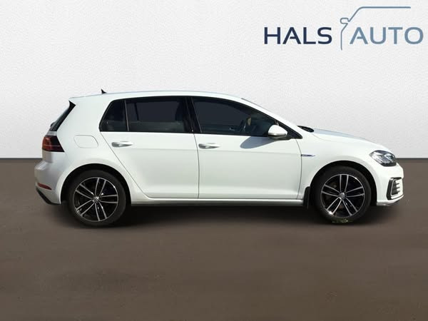 Find din drømmebil hos Hals Auto A/S: opdag vores topklargjorte VW Golf i dag