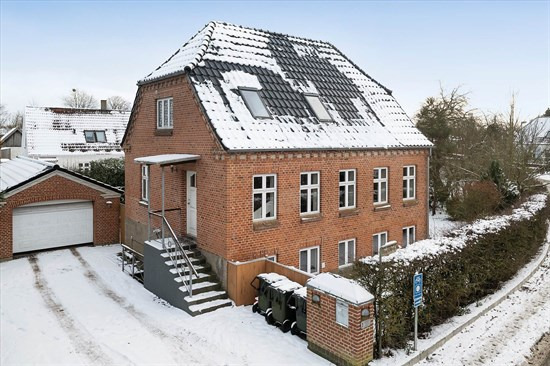 Skovbakkevej 1 og 1 anden boliger er kommet til salg denne uge i Mørke - se boligerne her.